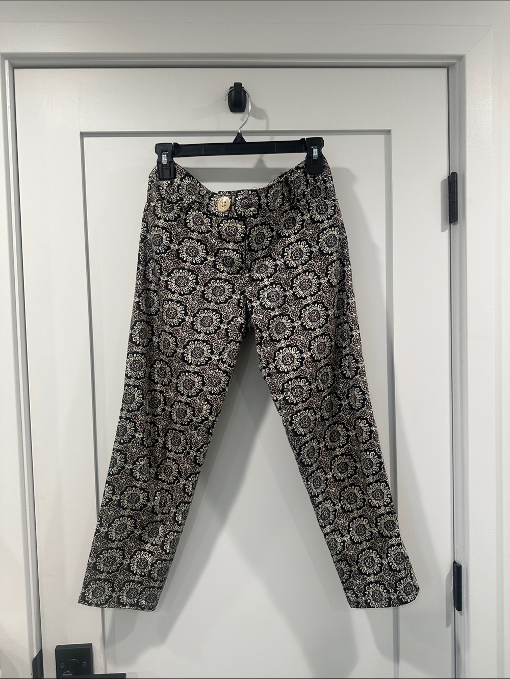 Vintage y2k Nanette Lepore Capris and Floral Medallion Pattern Pants - Size 2